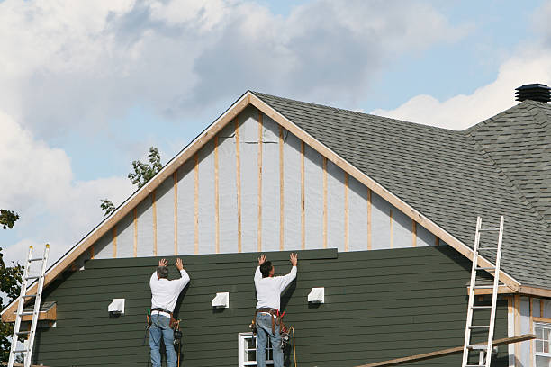 Professional Siding technician working in Eldorado, OH